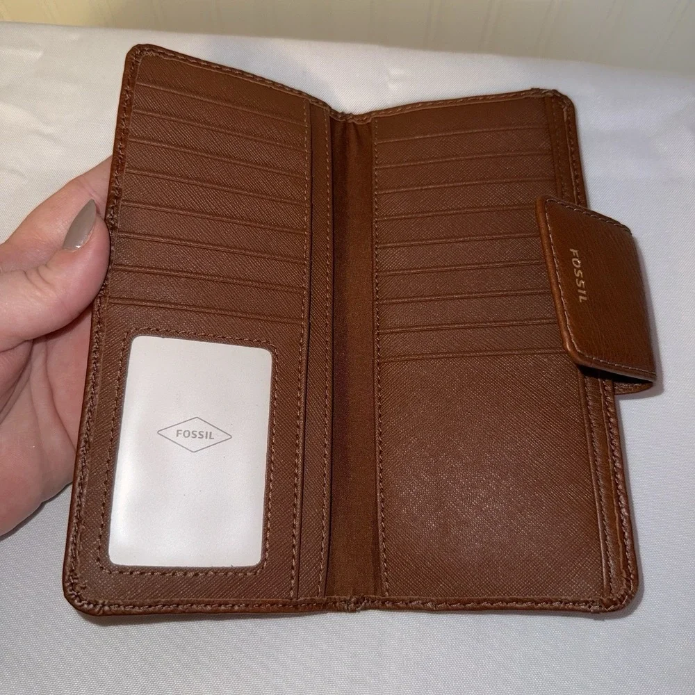 NWT FOSSIL Madison Clutch Brown Pebbled Leather Bi-fold Wallet Card Holder